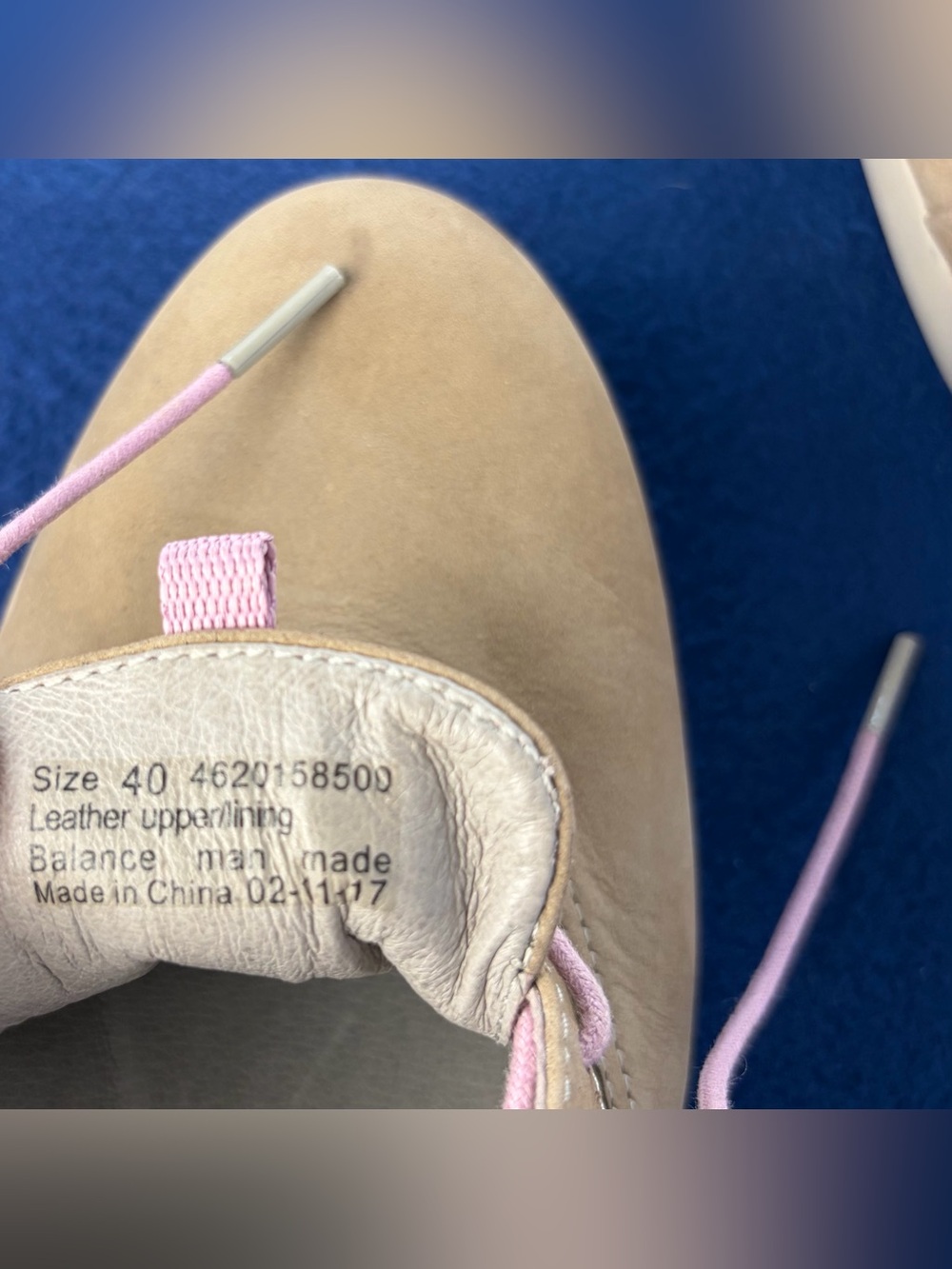 Dansko Minimalist retro sneaker vibe leather oxfords with lilac laces Size 9.5 - Picture 2 of 8